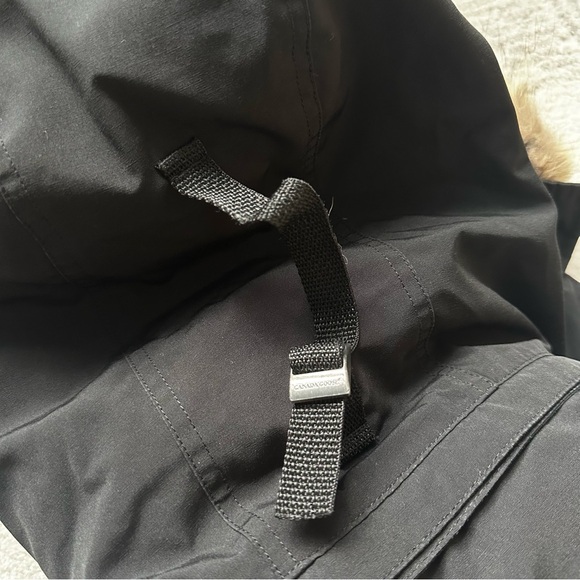 Canada Goose Women's Trillium Parka with Removable Fur and Garment Bag - Picture 10 of 16